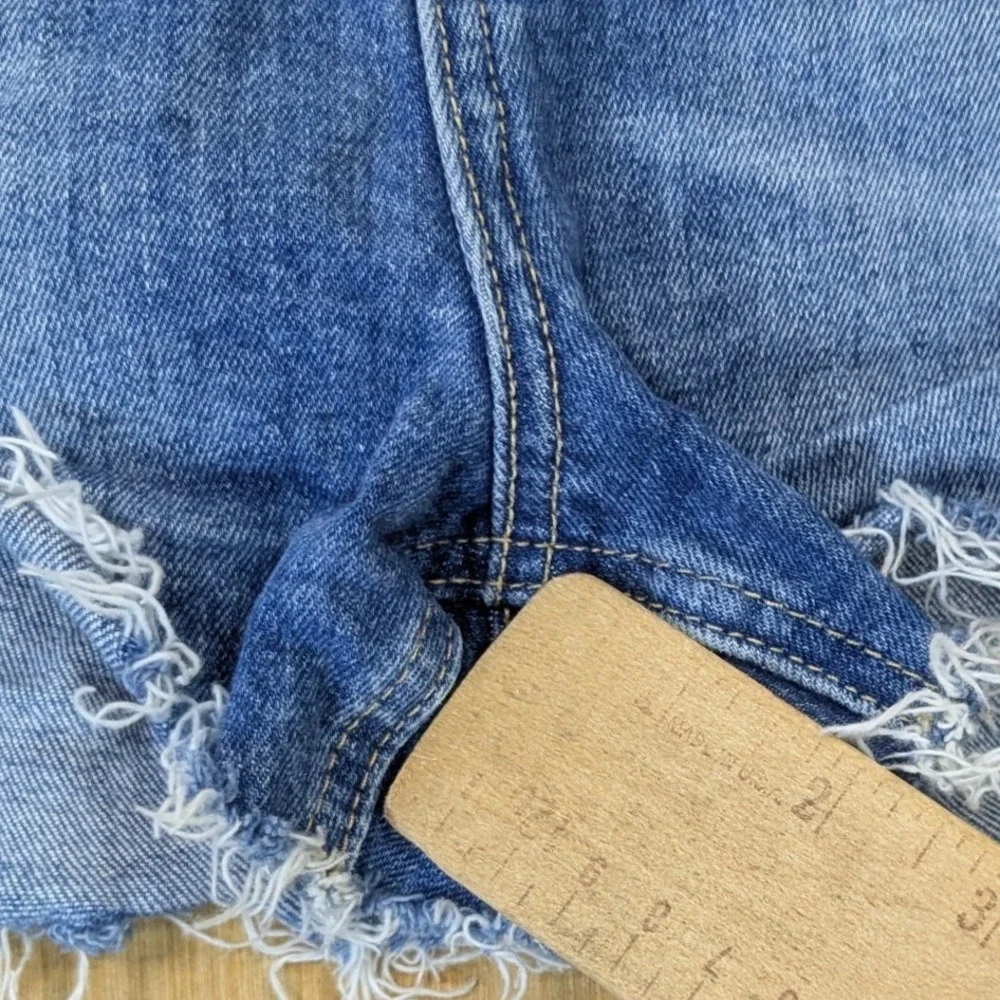 PAIGE Margot Short High Rise Denim Hot Pants Cut Off Westshore Blue Size 30